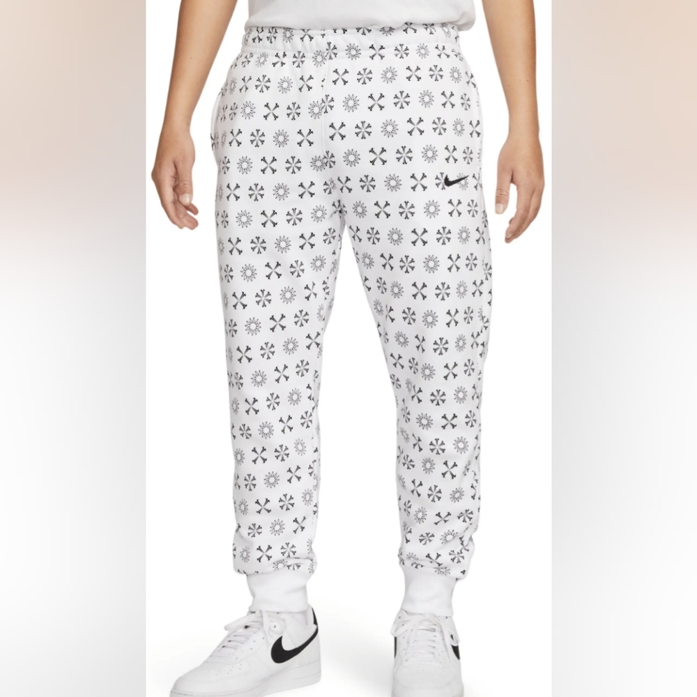 NWT Small NIKE Sportswear Club Swoosh Print Joggers